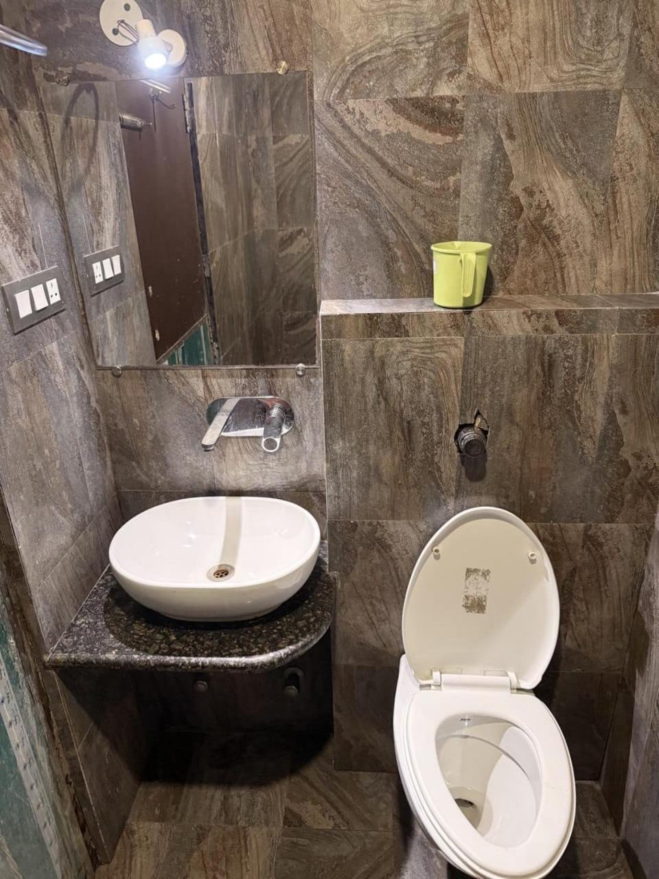 Rajkamal Palace - Near Kashi Vishwanath Temple Hotel